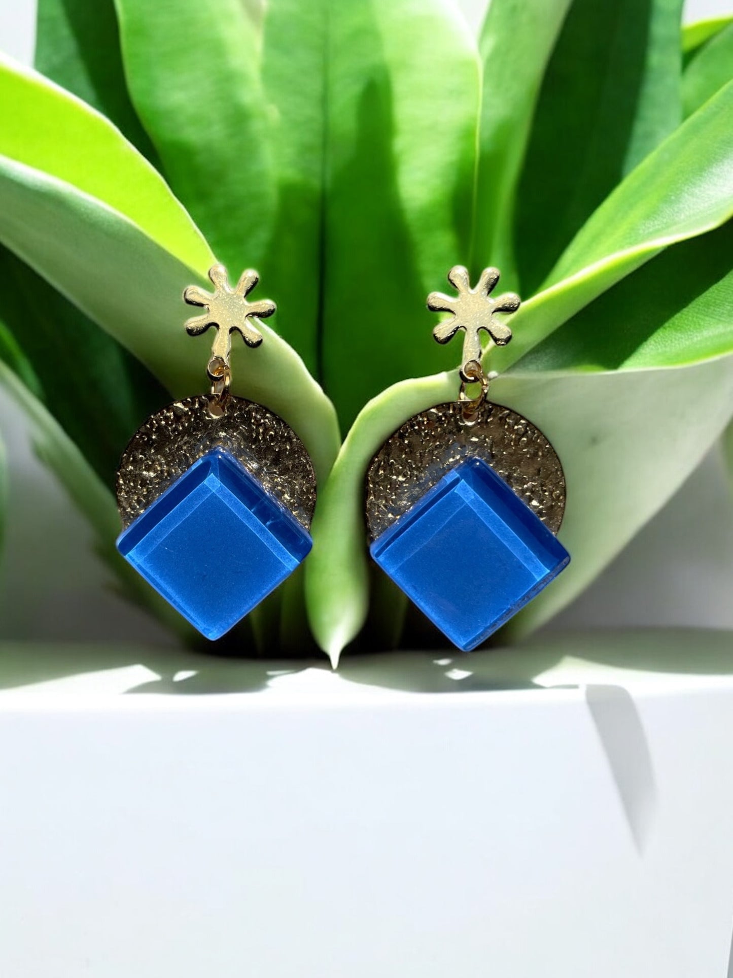 Blue Rombo Flower Stud Earrings