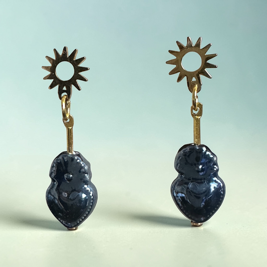 Sacred Heart Sun Disk Stud Earrings - Charcoal